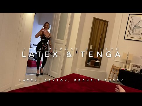 ❤️ Jaruma mai jajayen kaya sanye da rigar latex mai cin duri ❤ Batsa